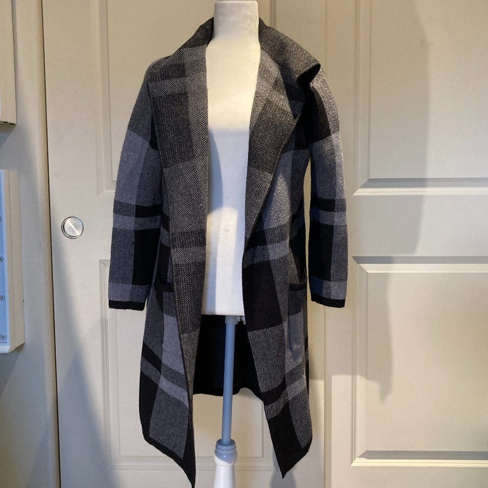 Davi & Dani dark gray plaid long cardigan duster sweater - Picture 1 of 8
